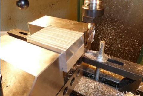 【兆恒機(jī)械】銑削加工時的裝夾要點